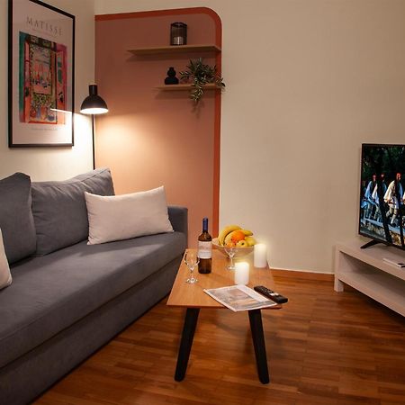 Aris123 By Smart Cozy Suites - Apartments In The Heart Of Athens - 5 Minutes From Metro - Available 24Hr Ngoại thất bức ảnh